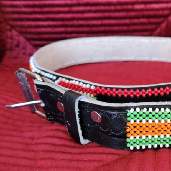 Hand beaded leather belt. - Picture 2 of 5